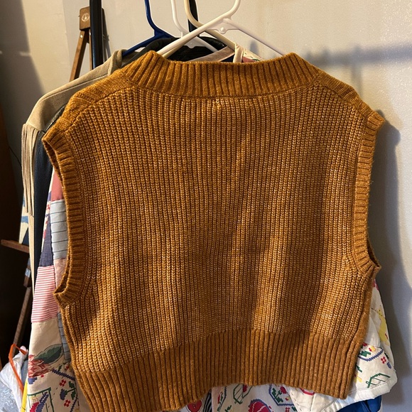 Sincerely Jules orange/yellow V-Neck Cable Knit Sweater Vest - Picture 3 of 3